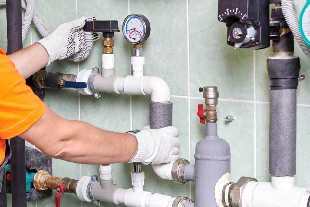 What’s the Difference Between Commercial and Residential Plumbing?